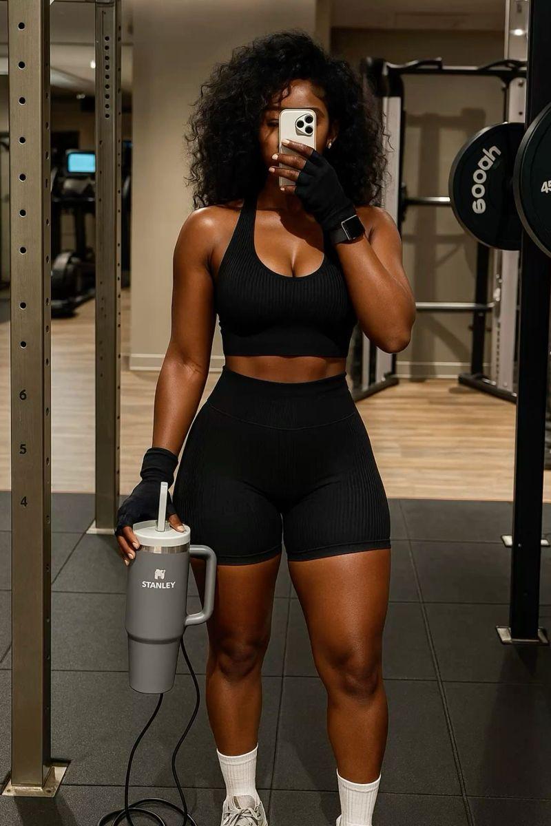 Fitness community — find gyms, book trainers, and stay fit together